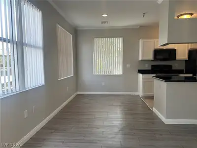 2900 Sunridge Heights Parkway 1227 Dining Area