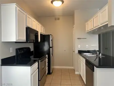 2900 Sunridge Heights Parkway 1227 Kitchen