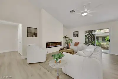 9024 Villa Ridge Drive, Las Vegas, NV 89134 Living Room