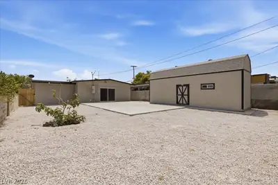 1705 Cedar Avenue, Las Vegas, NV 89101 Yard