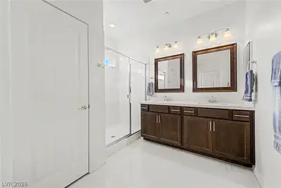 25 Via Corvina, Henderson, NV 89011 Primary Bathroom