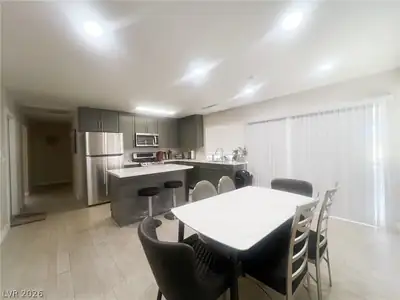 4194 Greenpoint Street Kitchen