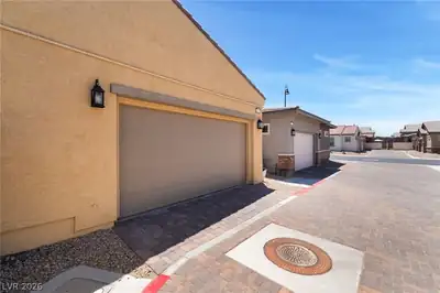 794 Hibiscuss Blossom Street, Henderson, NV 89011 Garage