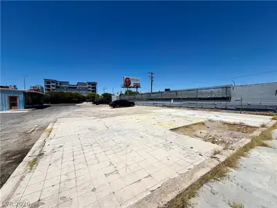 224 North Maryland Parkway 