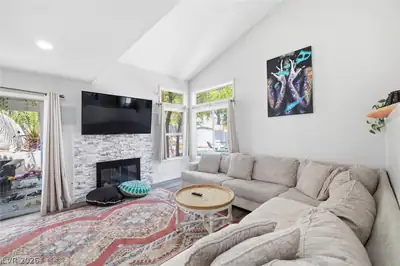 3305 Summerfield Lane, Las Vegas, NV 89117 Living Room