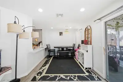 3305 Summerfield Lane, Las Vegas, NV 89117 Dining Area