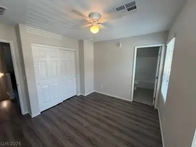 9050 West Tropicana Avenue 1077 Bedroom