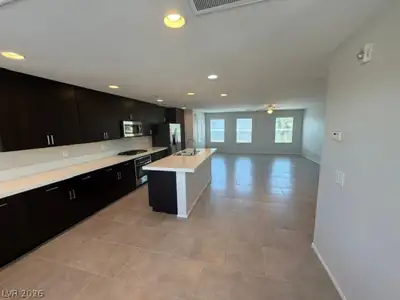9050 West Tropicana Avenue 1077 Kitchen