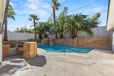 3660 Cherokee Avenue, Las Vegas, NV 89121 Pool