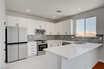 8724 Breezy Brown Avenue, Las Vegas, NV 89143 Kitchen