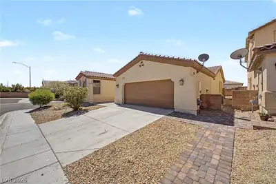 2013 Alamo Heights Avenue, North Las Vegas, NV 89031 