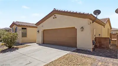 2013 Alamo Heights Avenue, North Las Vegas, NV 89031 