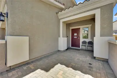1113 Strada Pecei Courtyard