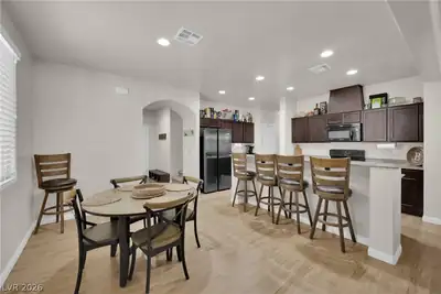 1113 Strada Pecei Dining Area