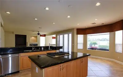 1817 Corta Bella Drive, Las Vegas, NV 89134 Kitchen