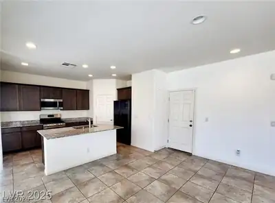 5812 Beluga Bay Street, North Las Vegas, NV 89081 Kitchen