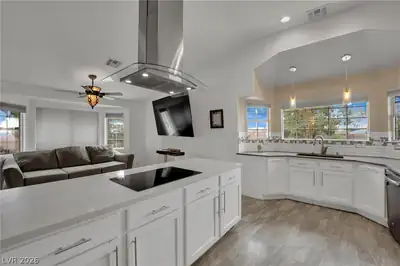 9180 Mohawk Street, Las Vegas, NV 89139 Kitchen