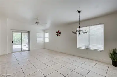 2515 NEW SALEM Avenue Living Room