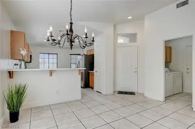 2515 NEW SALEM Avenue Dining Area