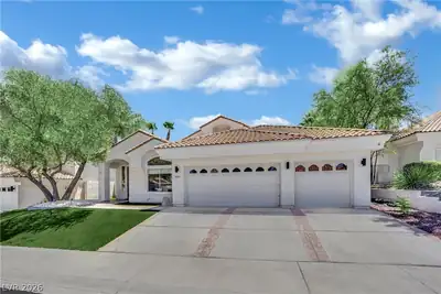 8121 Sunset Cove Drive, Las Vegas, NV 89128 Front of Structure