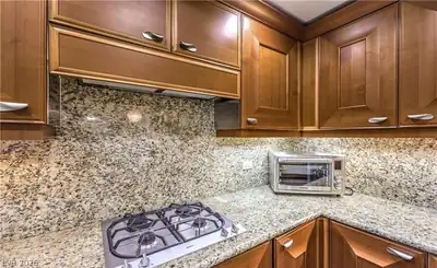 2777 Paradise 807 Kitchen