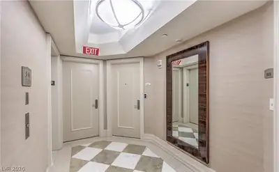 2777 Paradise 807 Hallway