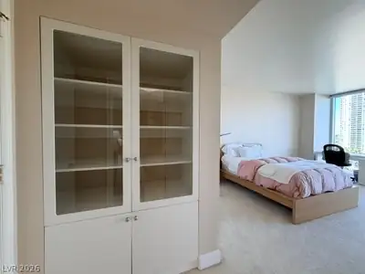 2777 Paradise 807 Bedroom
