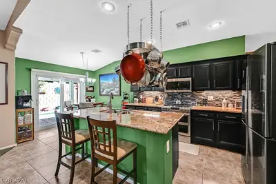 2549 Misty Olive Avenue Kitchen