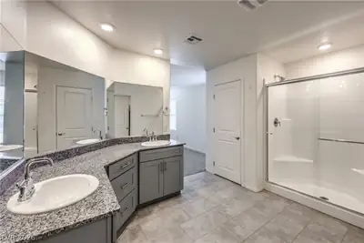 7742 Duran Harbor Lane Primary Bathroom