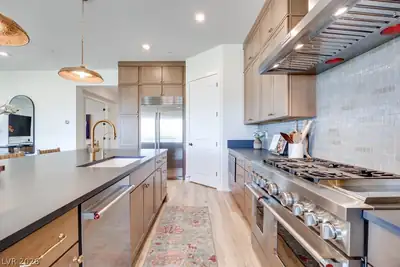 85 Crimson Stone Court, Henderson, NV 89011 Kitchen