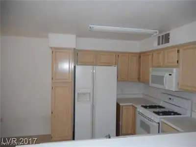 5710 East Tropicana Avenue 1046 Kitchen