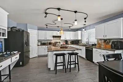 2206 Spanish Town Avenue, North Las Vegas, NV 89031 Kitchen