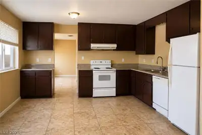4080 Studio Street Kitchen