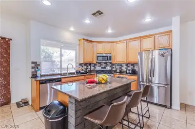 124 SHARP EDGE Avenue, North Las Vegas, NV 89031 Kitchen