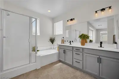 2588 Fading Mist Drive, Las Vegas, NV 89142 Primary Bathroom