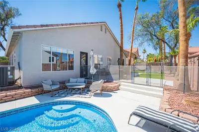 2312 Thayer Avenue Patio