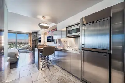 4381 West Flamingo Road 1907 Kitchen