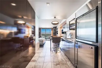 4381 West Flamingo Road 1907 Kitchen