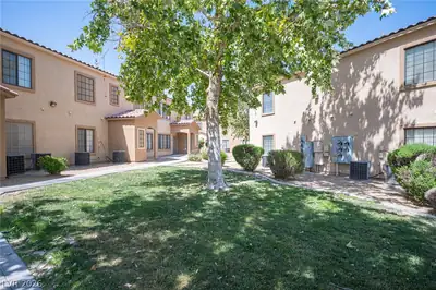 2010 Rancho Lake Drive 206 Yard