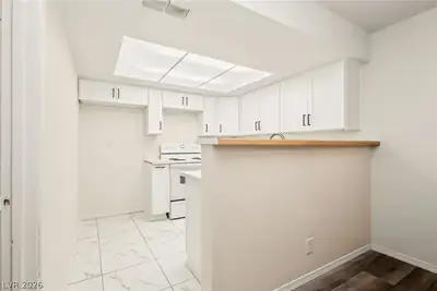 8455 West Sahara Avenue 139 Kitchen