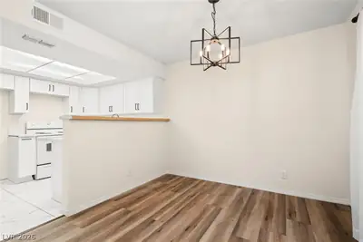 8455 West Sahara Avenue 139 Dining Area