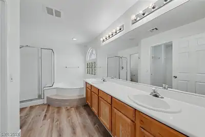 7553 TREASURE CHEST Street, Las Vegas, NV 89139 Primary Bathroom
