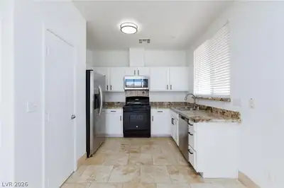 1835 Poetic Valley Circle, Henderson, NV 89012 Kitchen