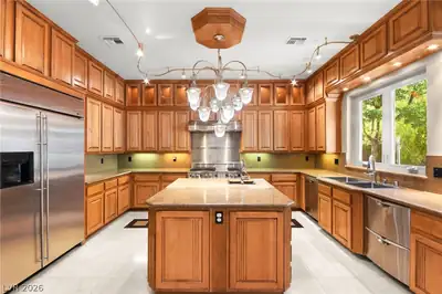 9308 Canyon Classic Drive Kitchen