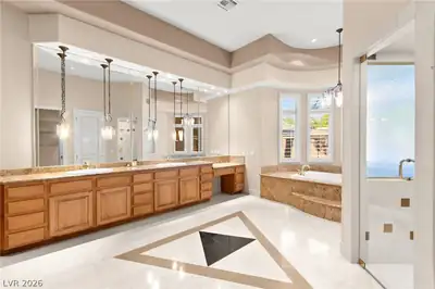 9308 Canyon Classic Drive Primary Bathroom