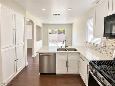 1728 Matador Way, Las Vegas, NV 89128 Kitchen