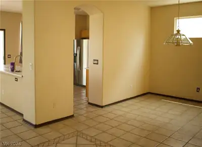 7804 Picnic Street Dining Area
