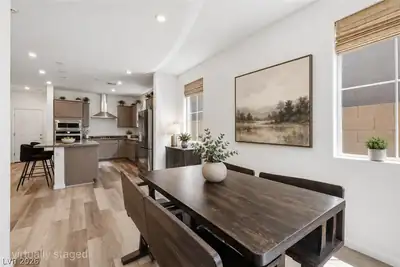10981 Fennel Avenue Dining Area
