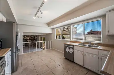 8705 Isola Drive, Las Vegas, NV 89117 Kitchen