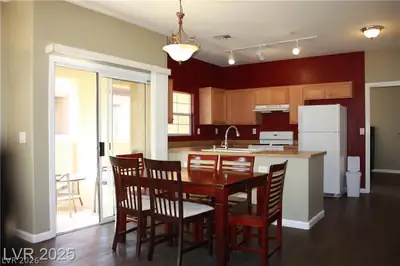 7660 West Eldorado Lane 232 Dining Area